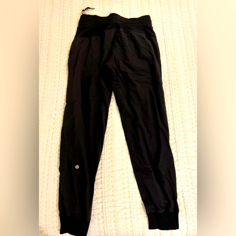 Lululemon Athletica Joggers - Black Size 8